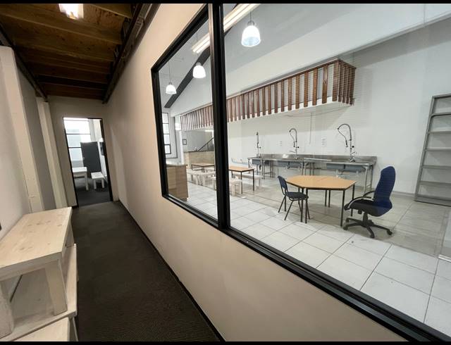 397M² OFFICE TO LET IN NDABENI